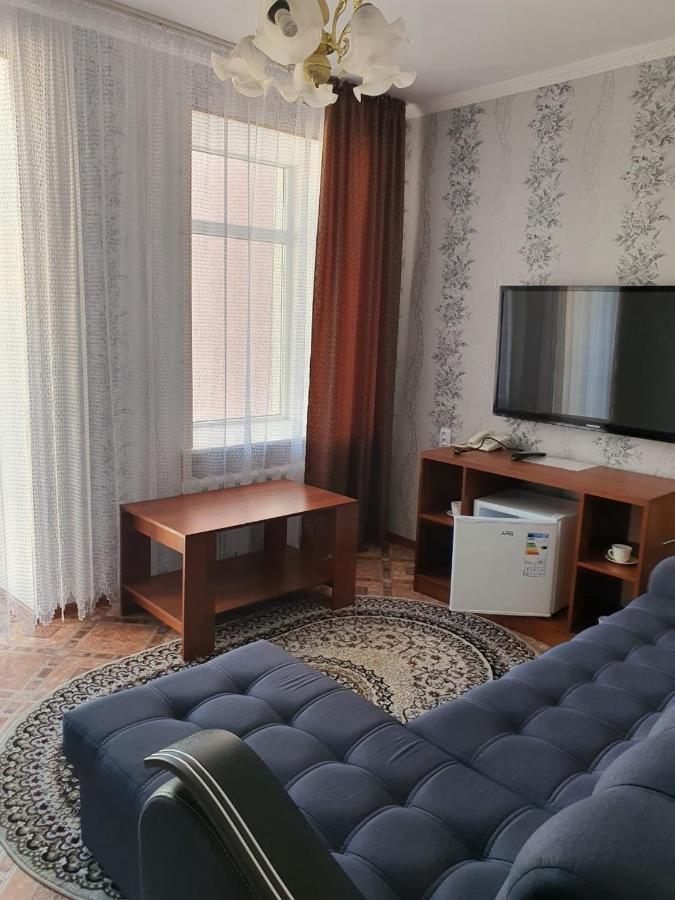 Karaganda Hotel Екстериор снимка